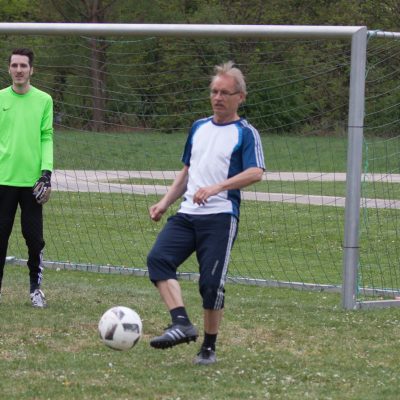 Mit 59 Jahren noch voll am Ball: Franz Eckstein beim Wiesnpokal 2018.